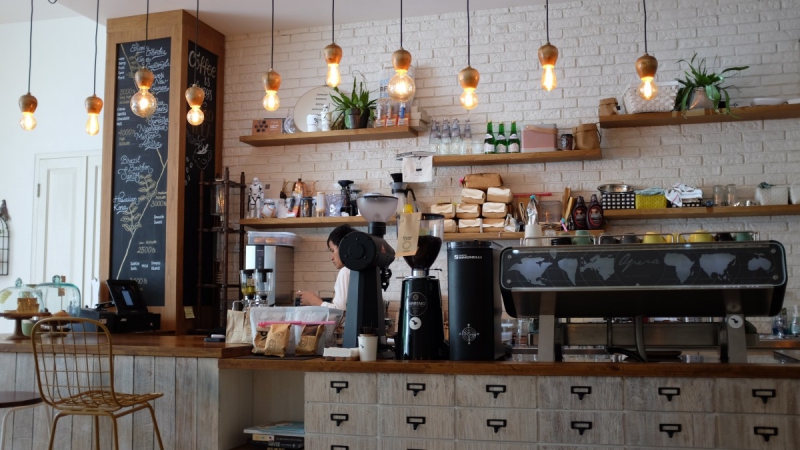 boutique-PIGNANS-min_coffee_shop_light_cafe_coffee_shop-32620